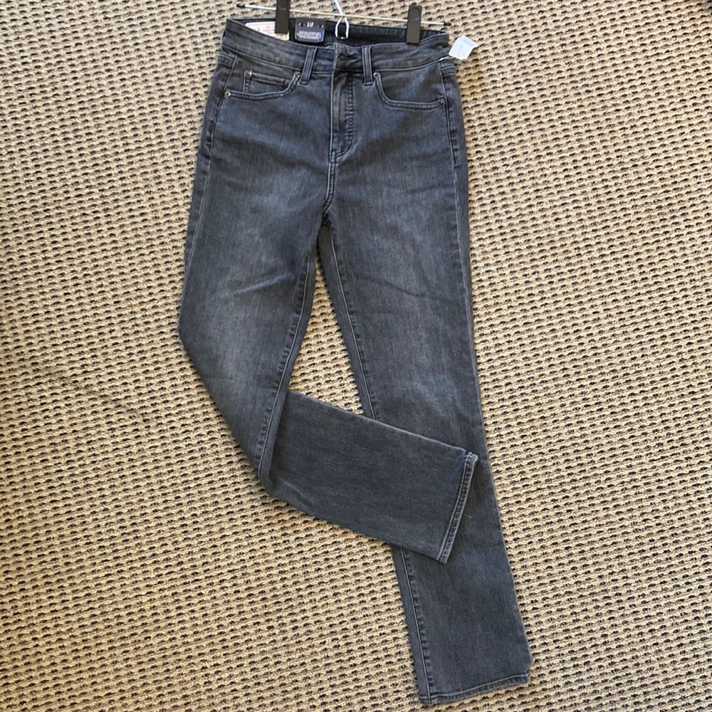 NWT! Gap Classic Straight High Rise jeans, size 27/4